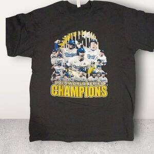Dodgers 2025 World Series Champions T-Shirt GREAT CHRISTMAS GIFT IDEA SIZE XL